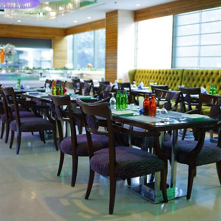 Skycity Hotel Gurgaon Eksteriør billede