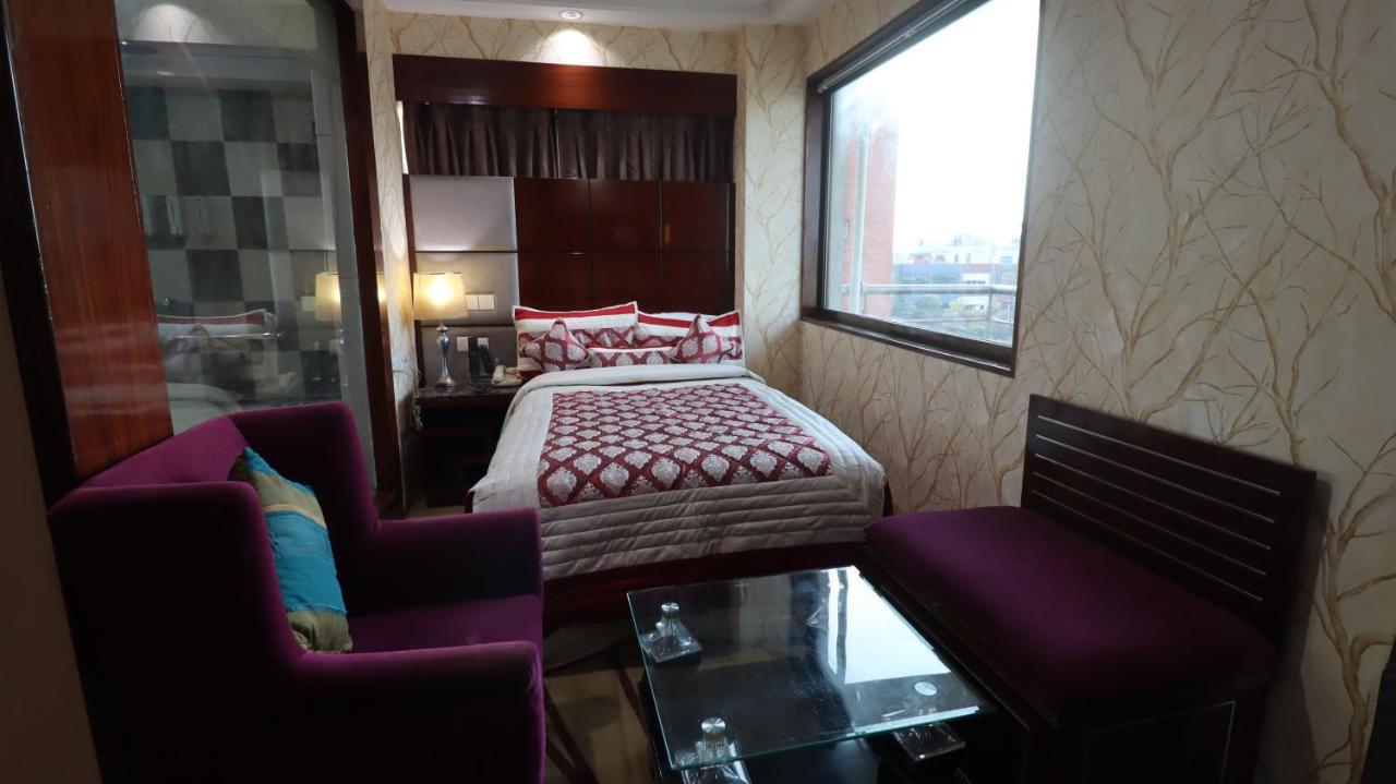 Skycity Hotel Gurgaon Eksteriør billede