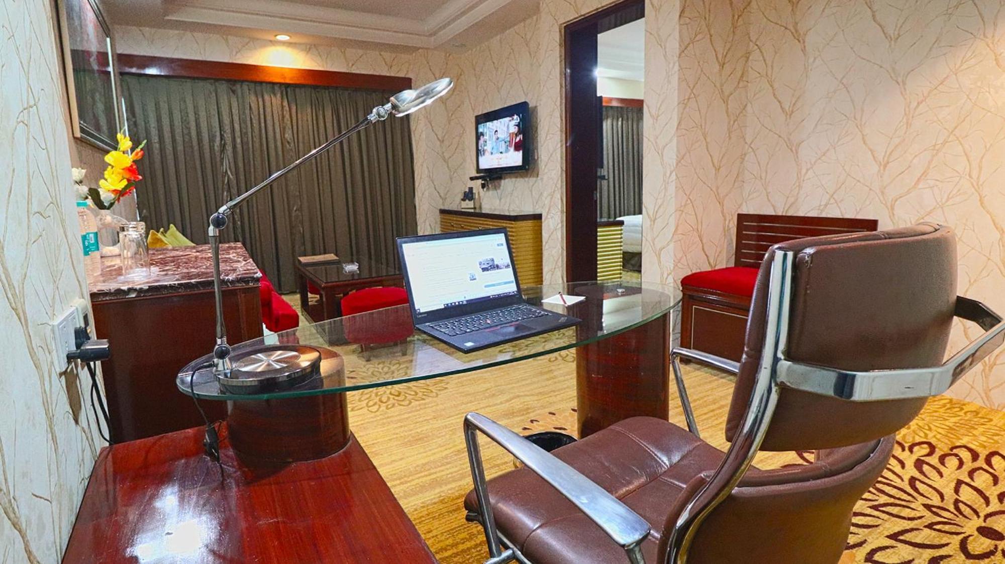 Skycity Hotel Gurgaon Eksteriør billede